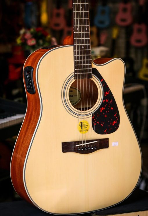 Guitar Yamaha FX370C 3